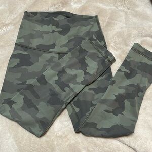 Lululemon Align High Rise Crop 21’